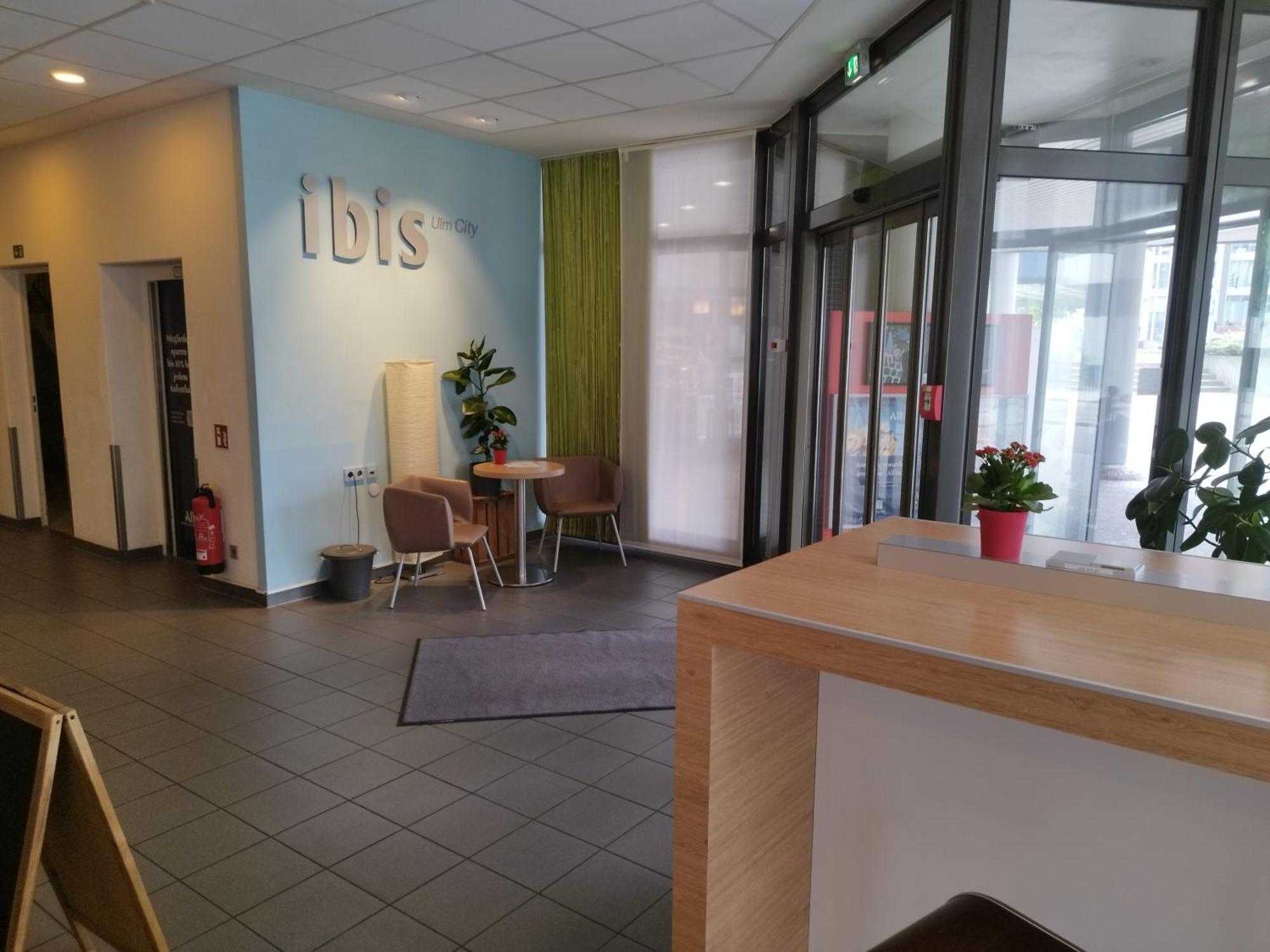 Ibis Ulm City Exteriör bild